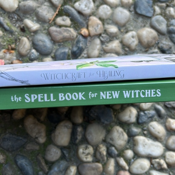 Witchy Book Bundle: "The Spell Book for New Witches" & "Witchcraft For Healing" - Picture 3 of 15